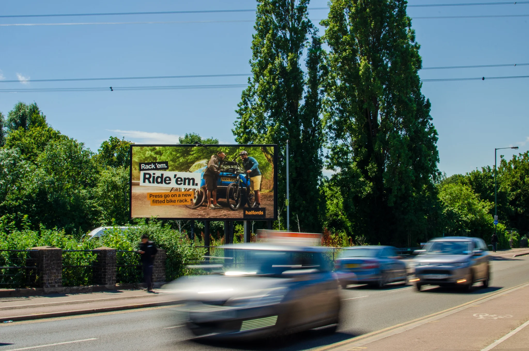 Lea Bridge Road, Leyton (Screen 2)