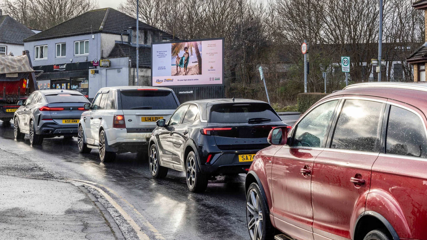 709 Balmore Road, Glasgow: screen and surroundings