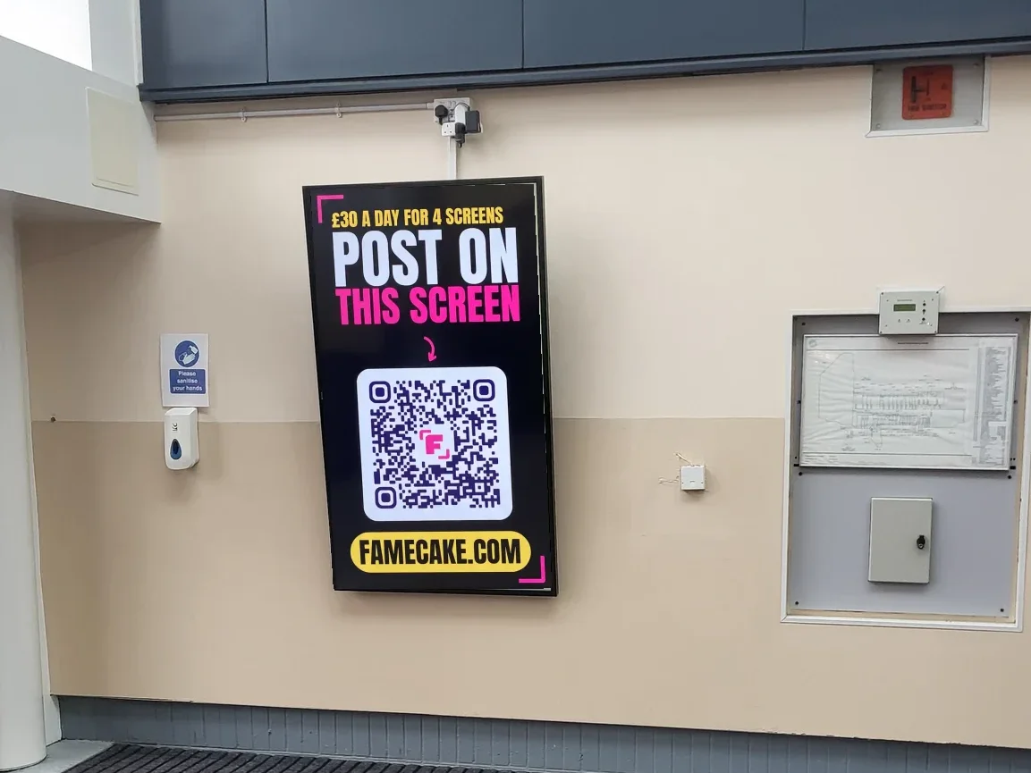 The Avenue Shopping Centre, Newton Mearns - M & S