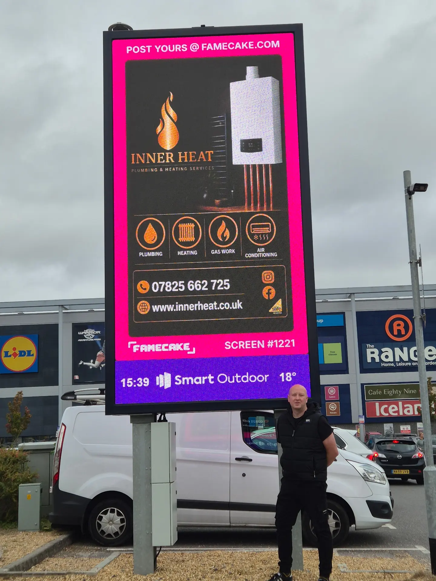 A customer's post live on a FameCake screen